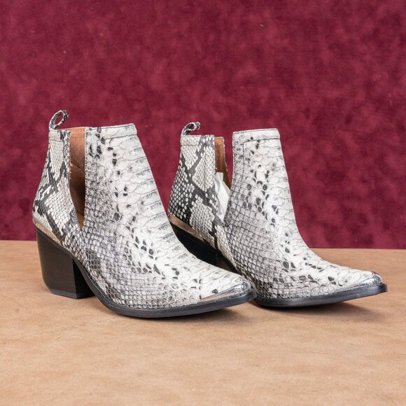 Jeffrey Campbell Wmn Cromwell Snake Print Leather Western Cowboy Ankle boots 7.5 - Picture 1 of 8
